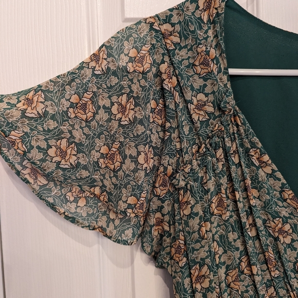 Max Studio dress green floral - Picture 9 of 9